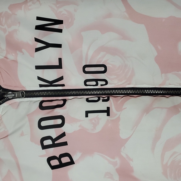 F21 Plus Size Bomber Jacket - Picture 3 of 6